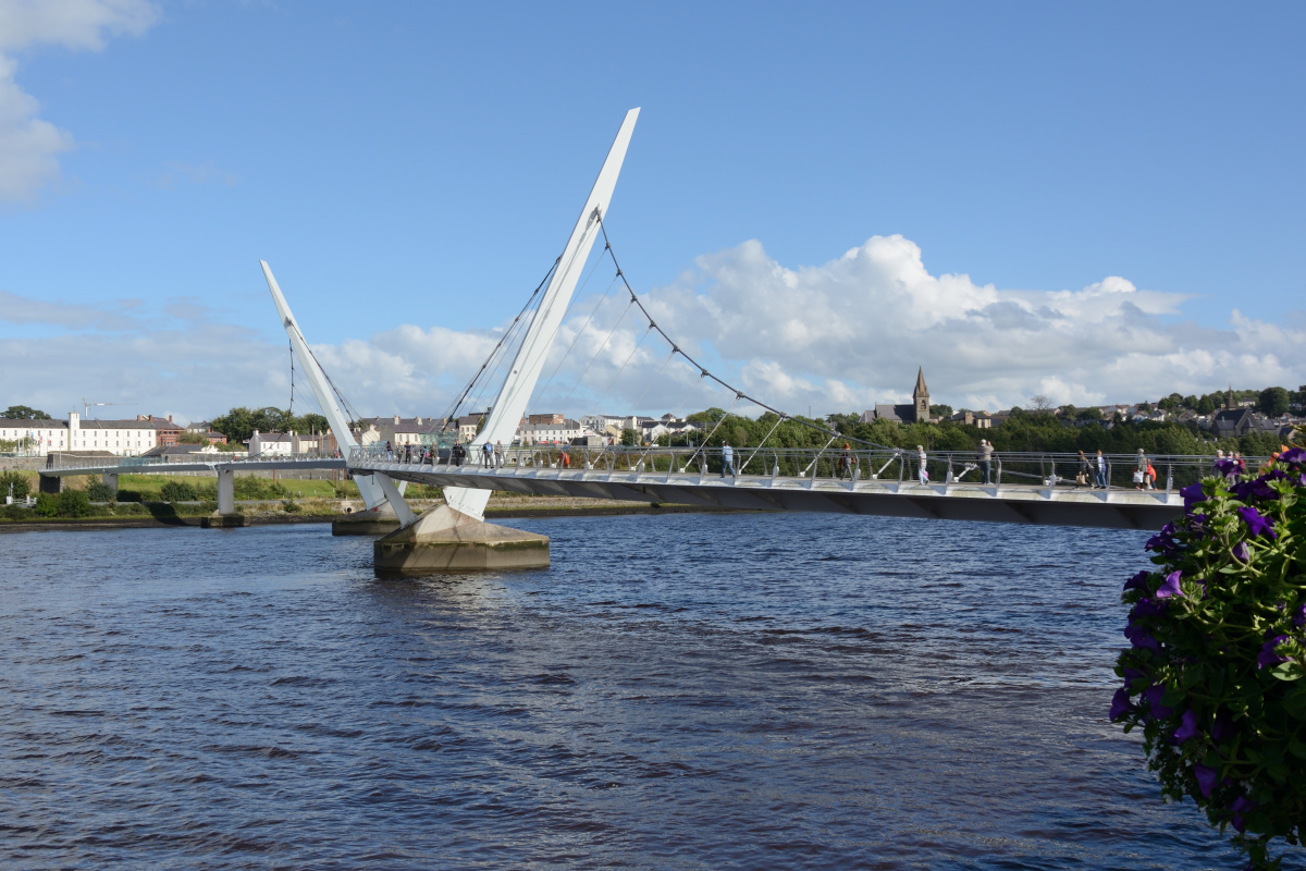 Friedensbrücke in Derry Nordirland