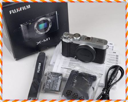 Fuji X-M1 Body in Silber
- NEU und UNBENUTZT

Da ich doch bei meiner schwarzen X-M1 bleibe verkaufe ich die silberne wieder, obwohl sie wunderschön au