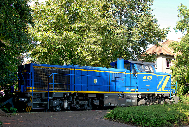 G 1700 BB - 1.jpg
