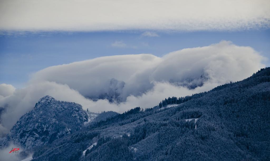 Gesäuse Wolken audgenommen kurz nach Ende der heftigen Schneefälle im Jänner 2012