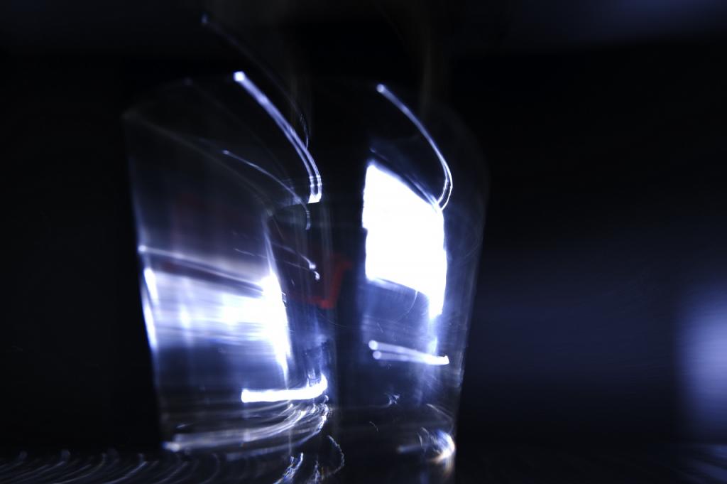 Glas in Espressomaschine gedreht