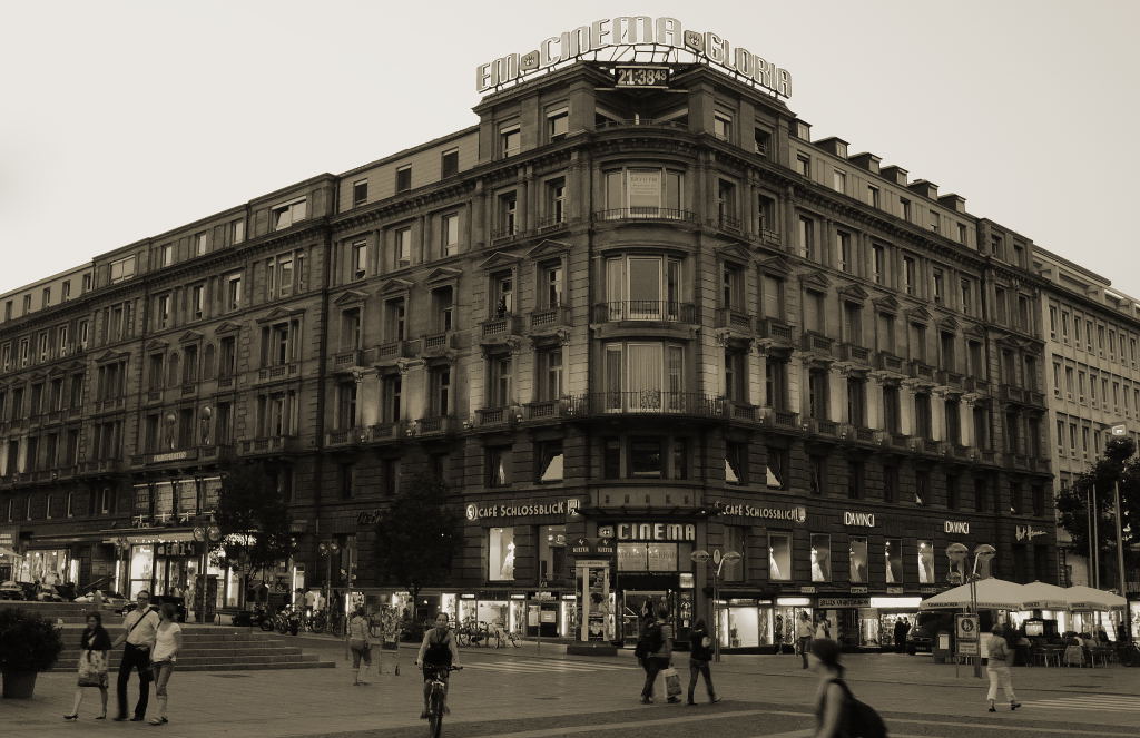 Gloria Kino 01