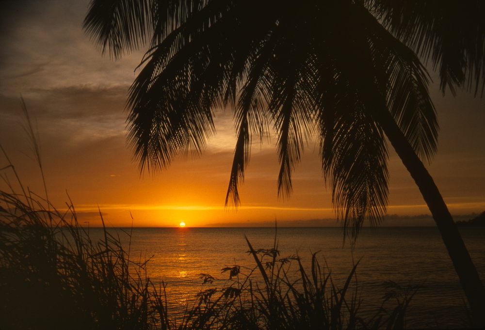 Grenada 4 3 9600 cnx f: Grenada, 1978; Kodachrome 25, Canoscan 9000F