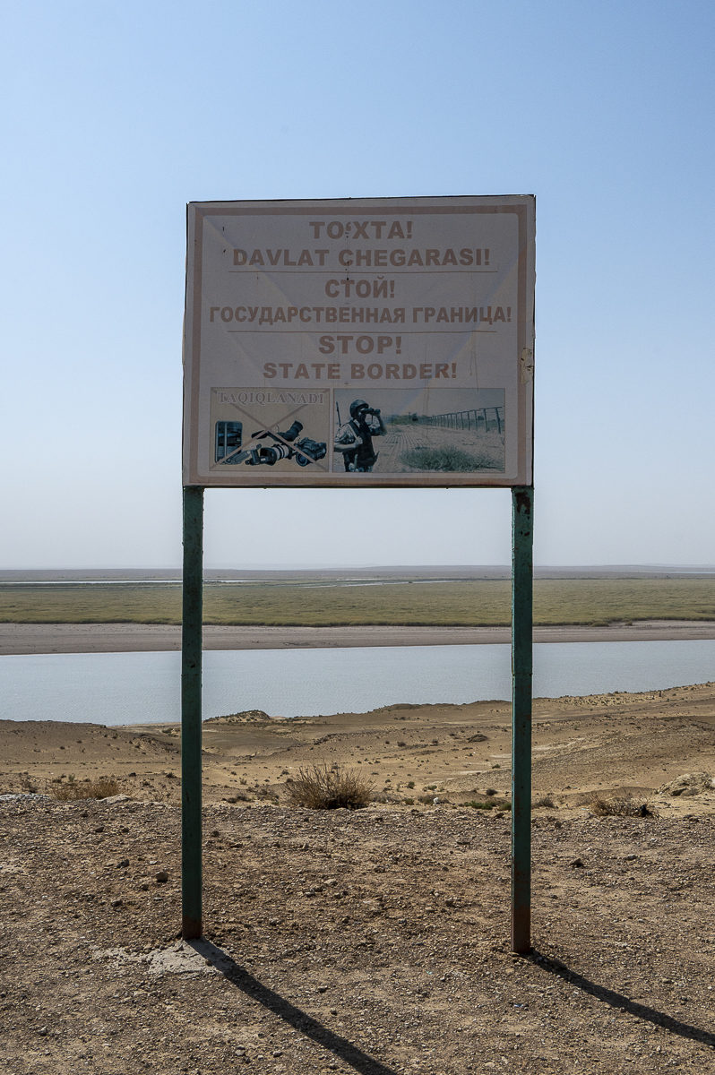Grenze Usbekistan Turkmenistan.jpg