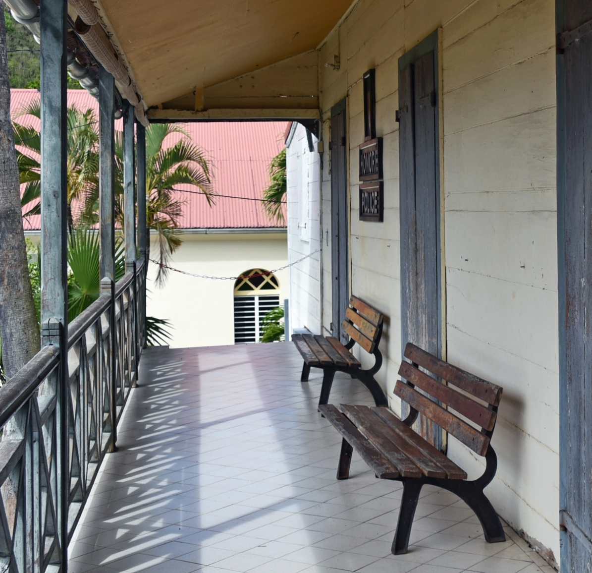 guadeloupe_film_polizeistation_2.jpg