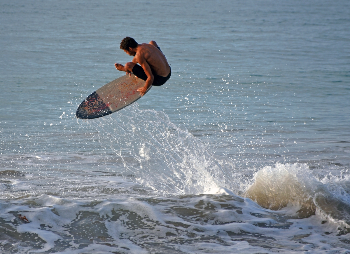 guadeloupe_surfer_4.jpg