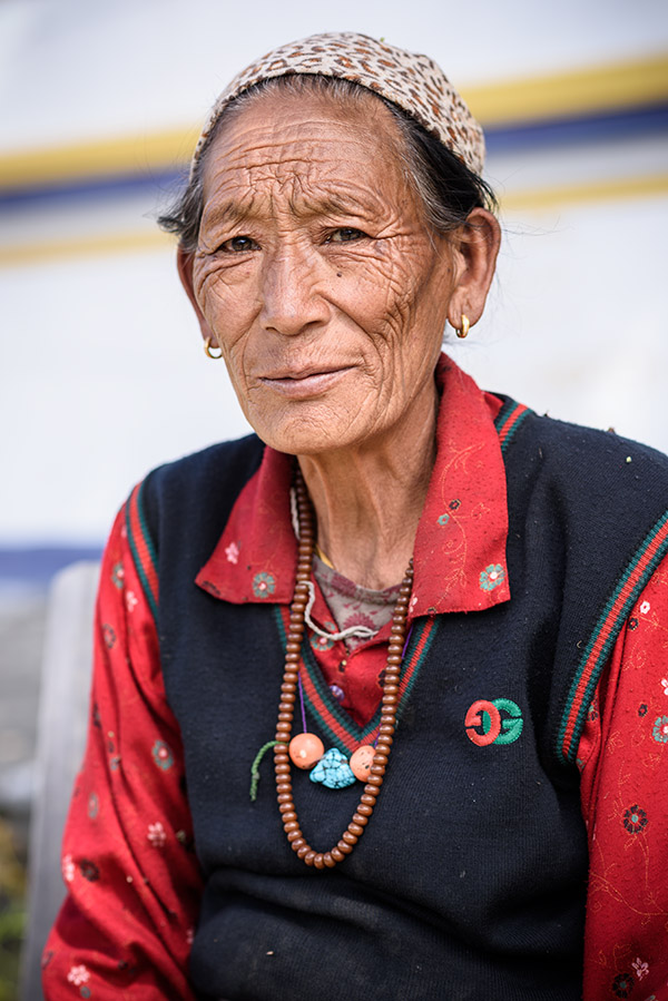 Gurung Frau in Ngawal klein