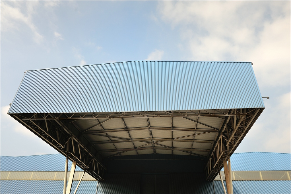 Hafen Duisburg - 06.04.2012 - Blaues Hallendach