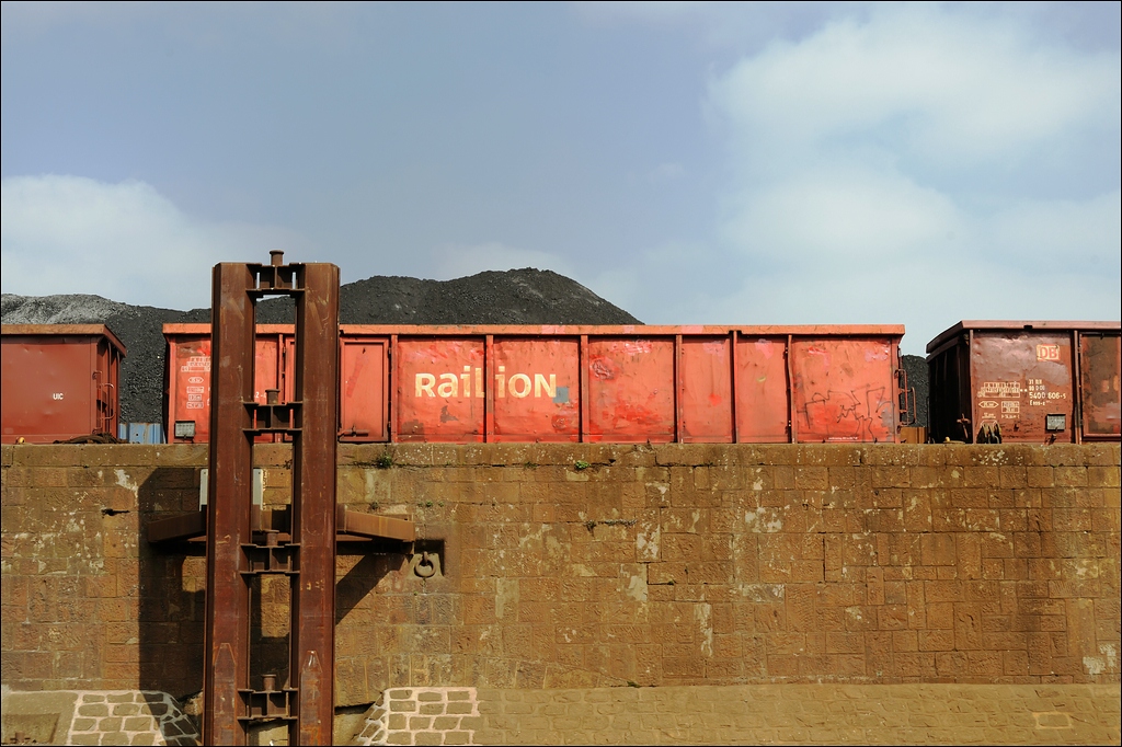 Hafen Duisburg - 06.04.2012 - Railion Waggons