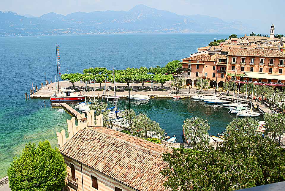 Hafen von Torri del Benaco