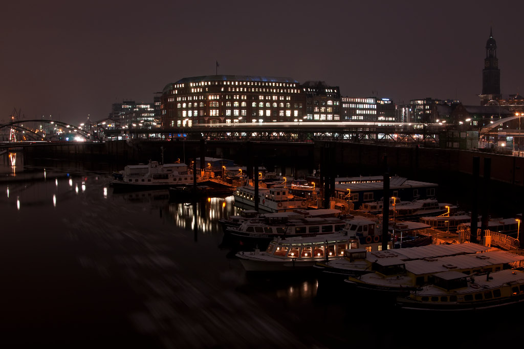 Hamburg bei Nacht klein 03