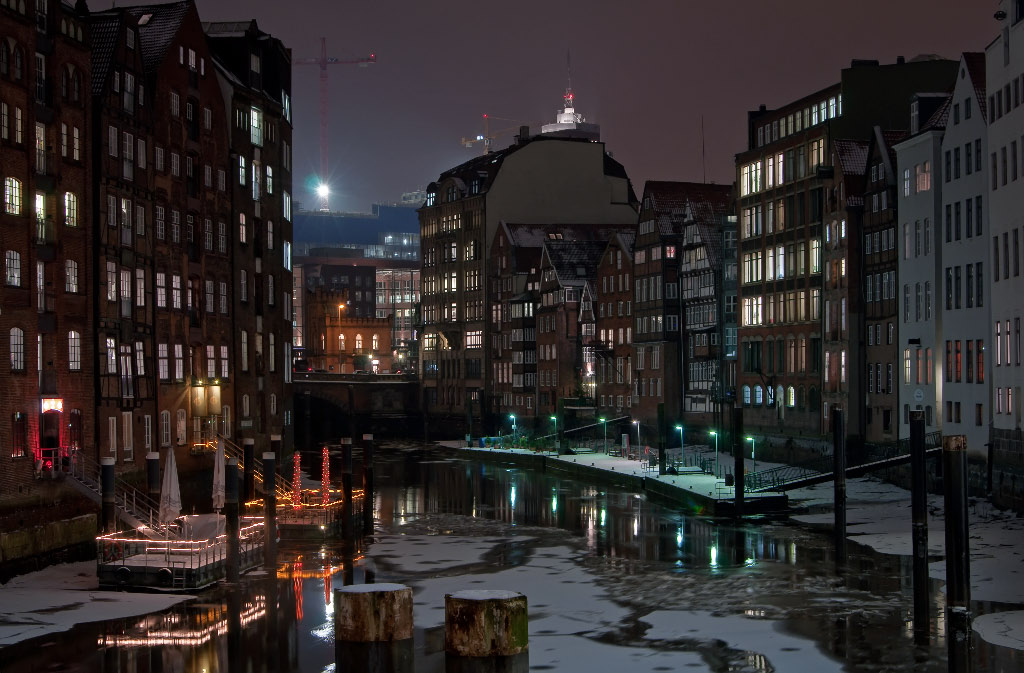 Hamburg bei Nacht klein 06