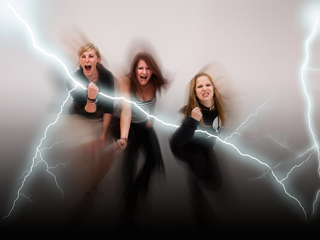 Hard Emotions3
Composition für ein Fotobuch einer Freundin das ich gestaltet habe. An diesem Projekt haben knapp 60 Personen (Erwachsene und Kinder) t