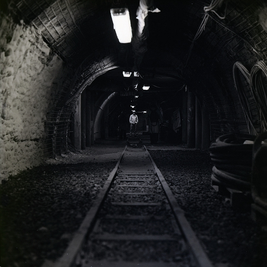 Hasselblad 500cm, Planar C 80/2,8
Neopan 400@1600 / Emofin