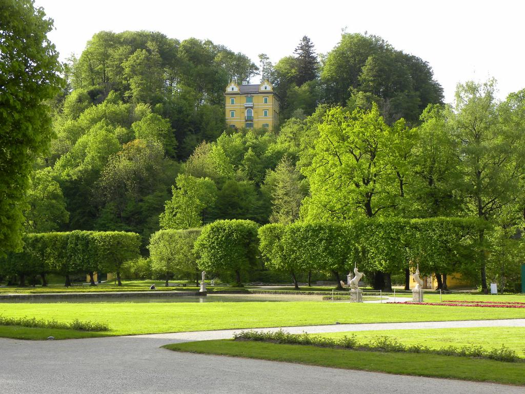Hellbrunn Monatsschloessl 2