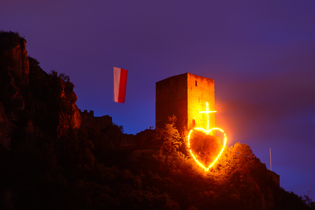Herz-Jesu-Feuer Ruine Neuhaus