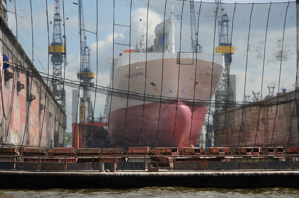 Hinter dem Vorhang im Trockendock
DSC 2052