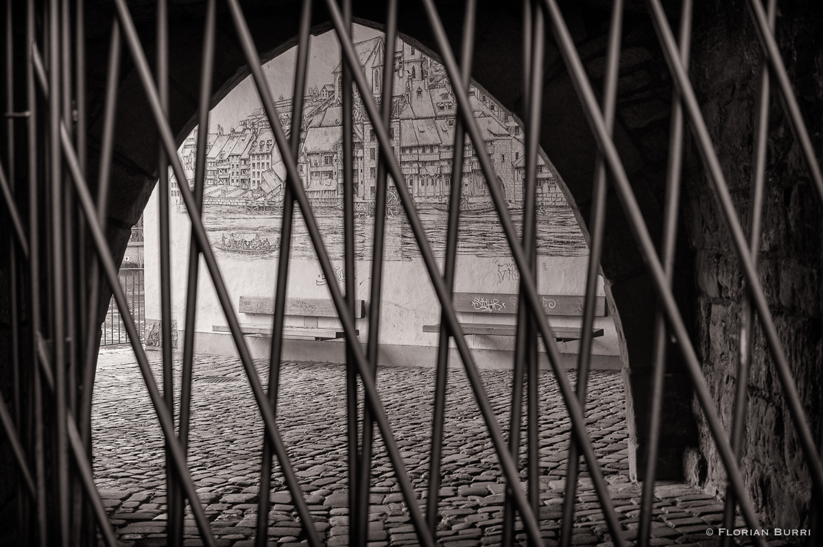 Hinter Gittern.jpg