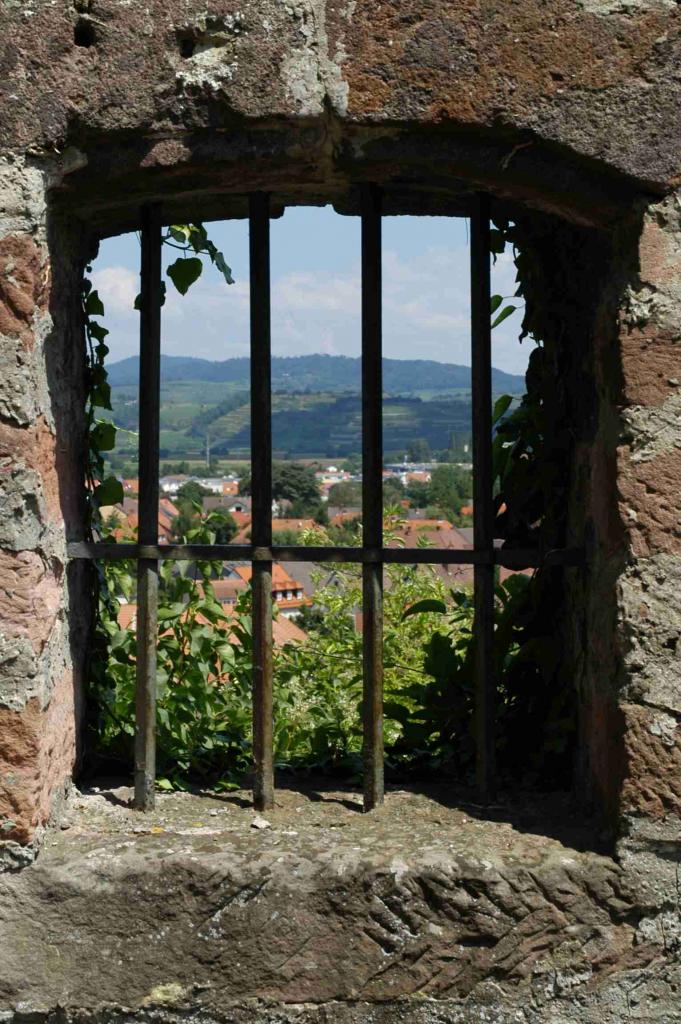 Hinter Gittern