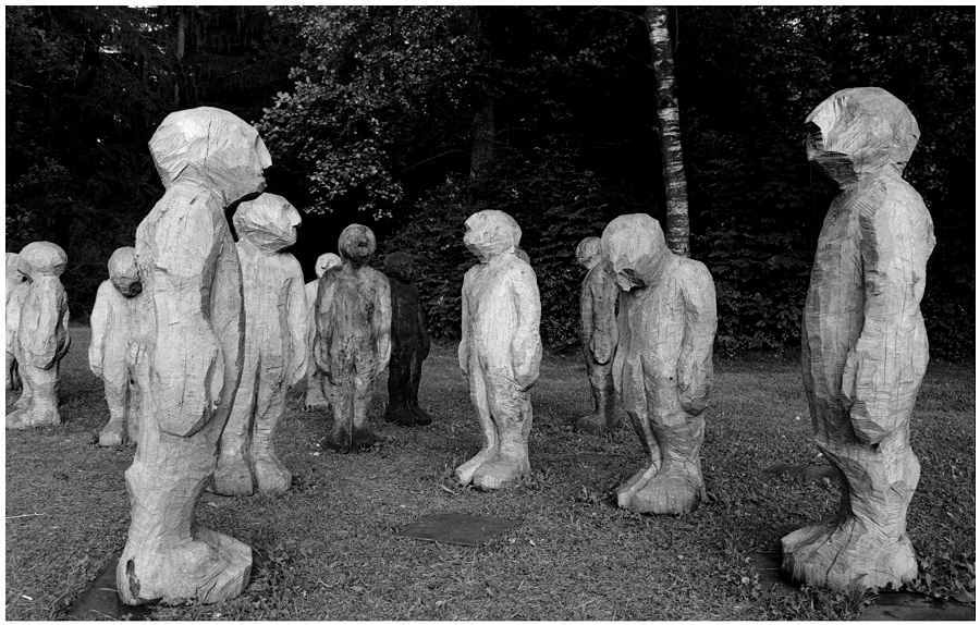 Holzskulpturen.tif.