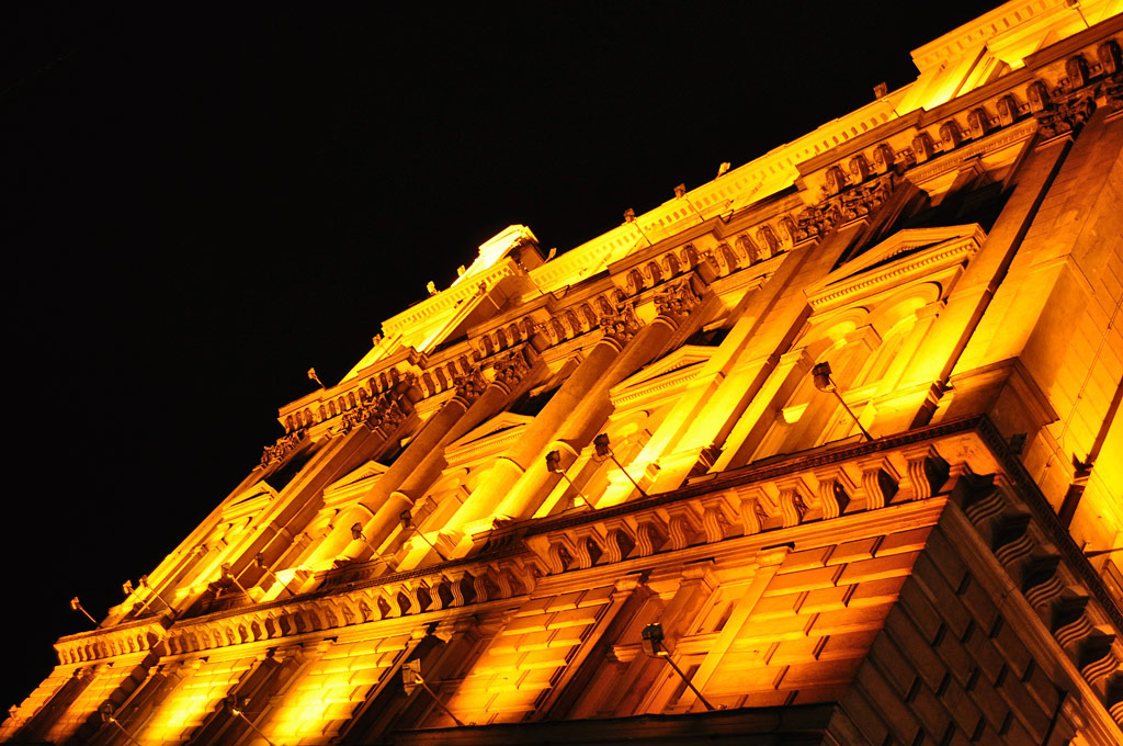 Hotel Regina, Wien
D90, ISO800, ƒ/3.5, 1/13, 0ev, 28mm@DX