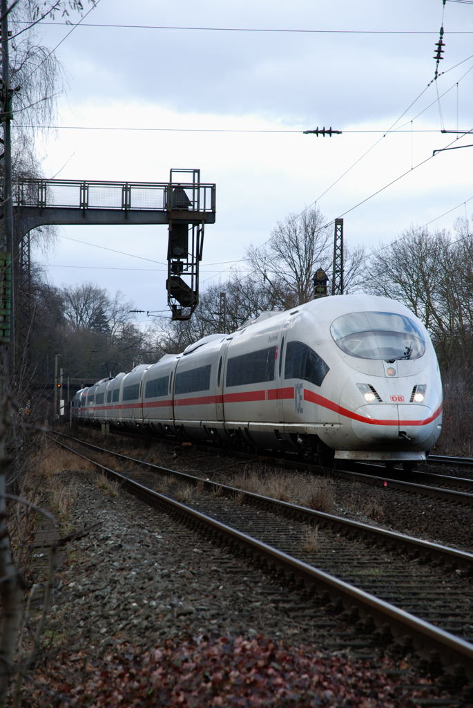 ICE 403 508-5 am 24.01.2009 im westlichen Vorfeld des Fürther Hbf.