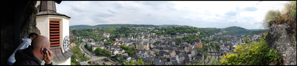 Idar - Oberstein
Felsenkirche Ausblicksplattform
------------------------------
Nikon D40 + AF-S NIKKOR 18-55 1:3 5-5.6 G II ED (KIT)