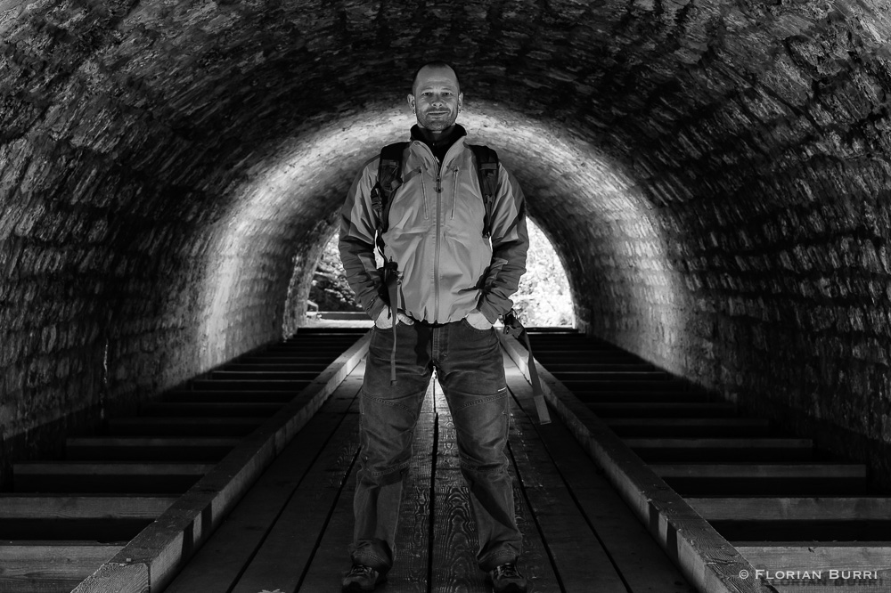 Im Tunnel
Selbstporträt mit 3 SB-910