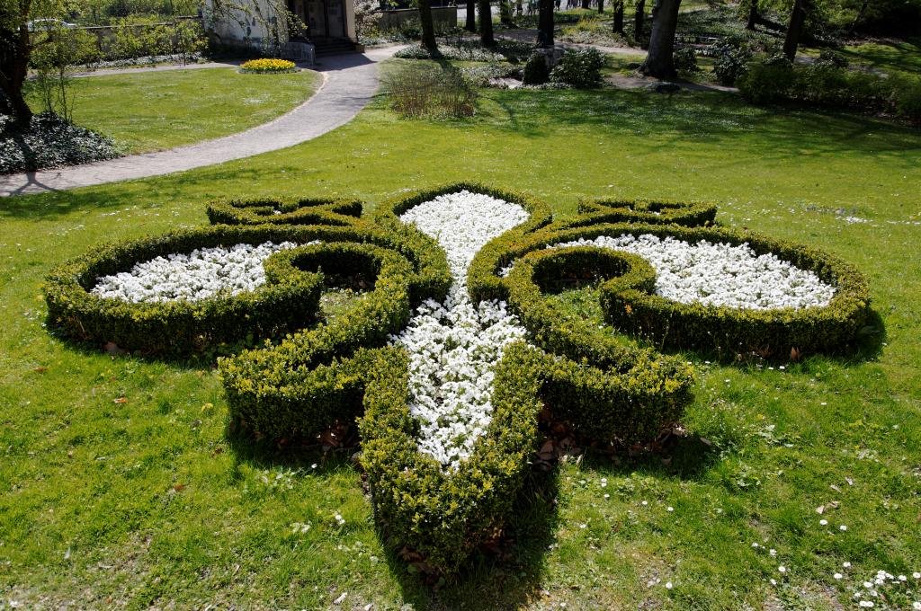 image032