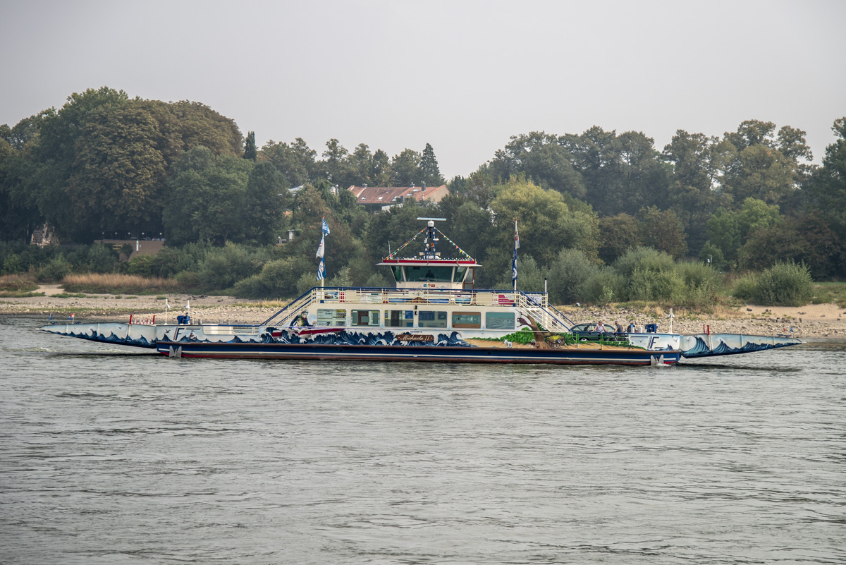 Kaiserswerther Rheinfähre