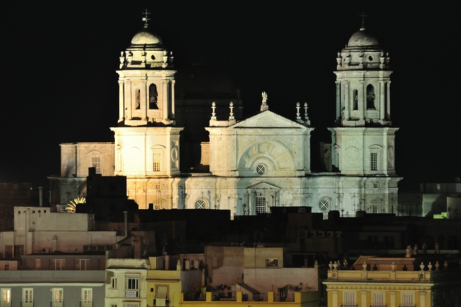 Kathedrale Cádiz bei Nacht