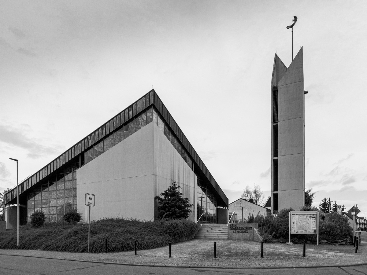 Katholische Pfarrkirche St. Michael in Kemel