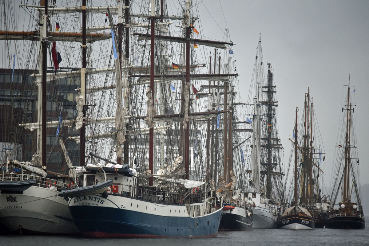 kiel_bluecherbruecke_segler.jpg