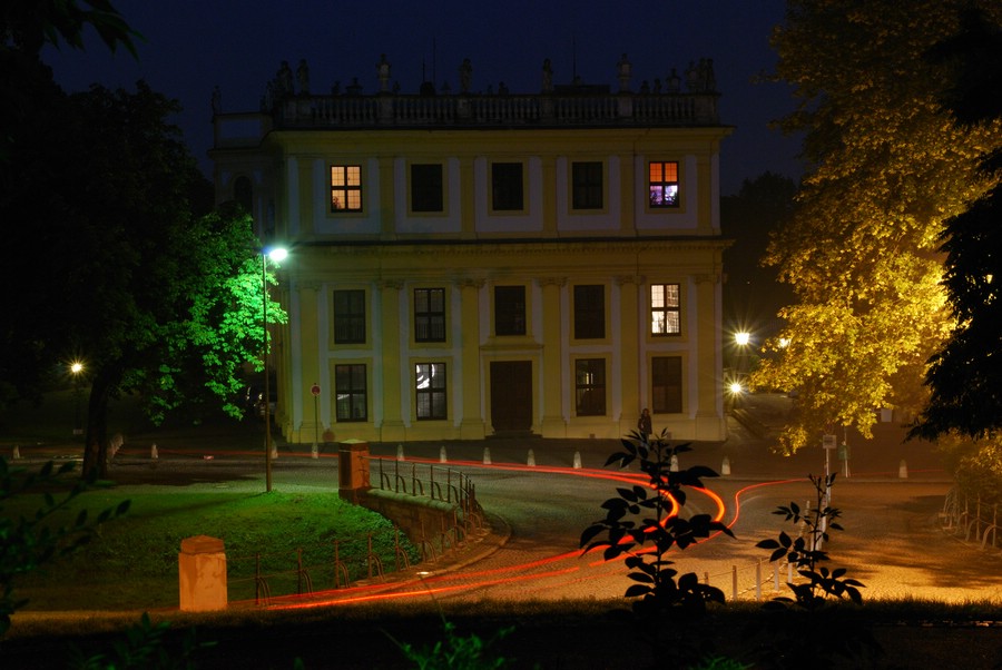 Kili vor Orangerie