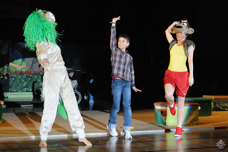 Kinderturn-Show (Affen-stark und Löwen-schlau)