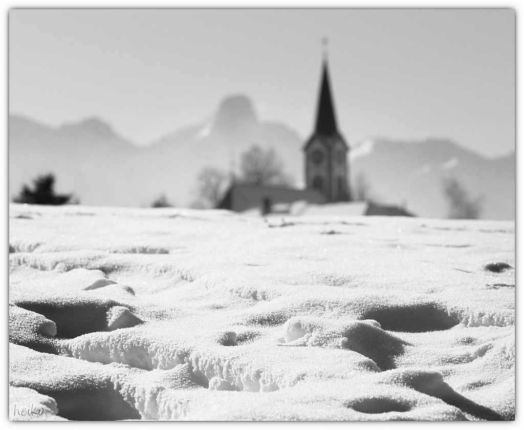 Kirche im dezenten Bokeh