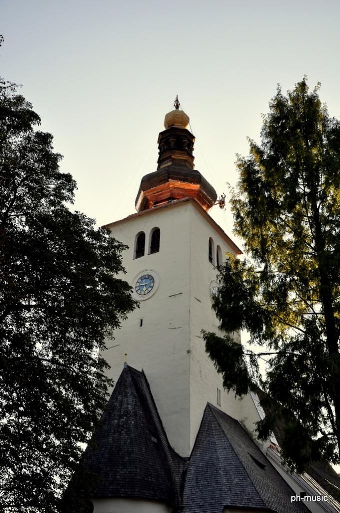 Kirche zu Piber - Turmspitze wird gerade bearbeitet.