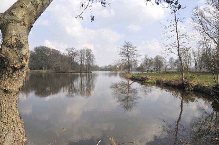Kleiner See in der Nähe von Bremen
