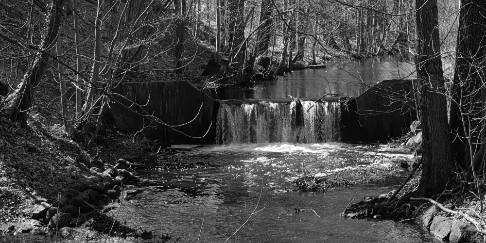 Kleiner Wasserfall in Bad Bodenteich.jpg