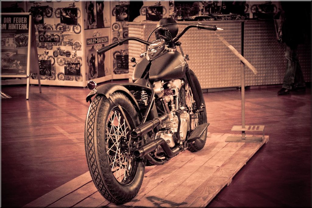 Knuckle Bobber