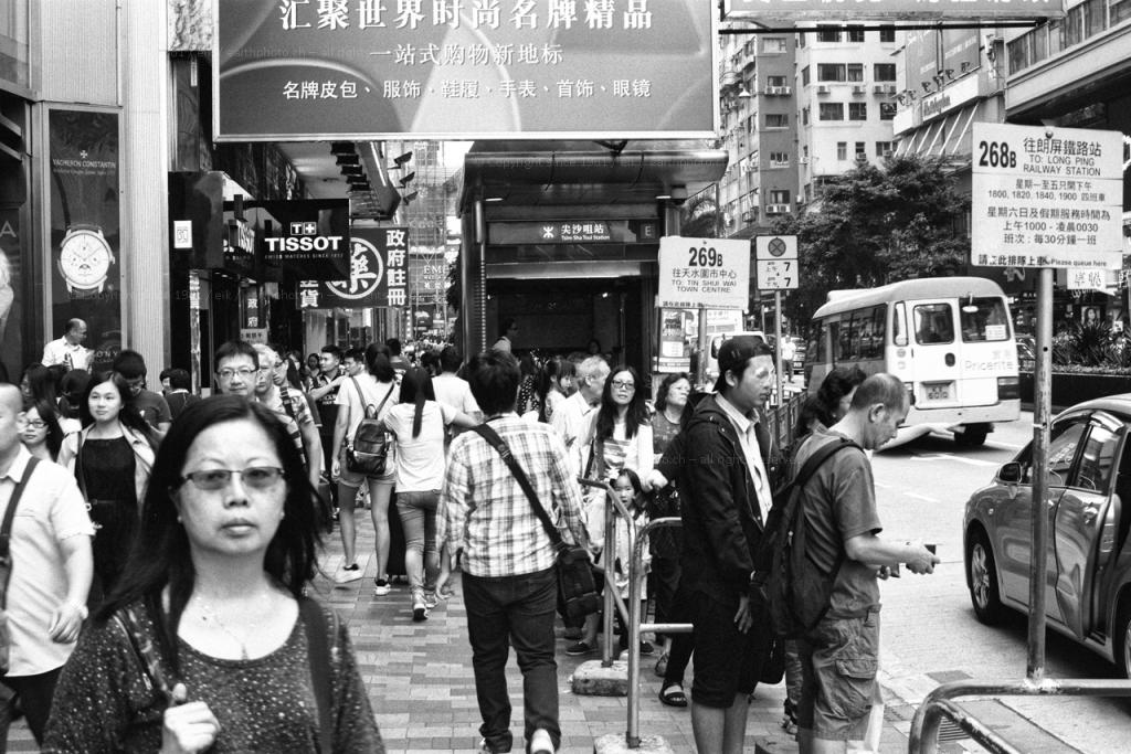 Kowloon im November 2015. Nikon F3 mit AIS 1.2/50mm ohne Filter. Ilford Delta 400.