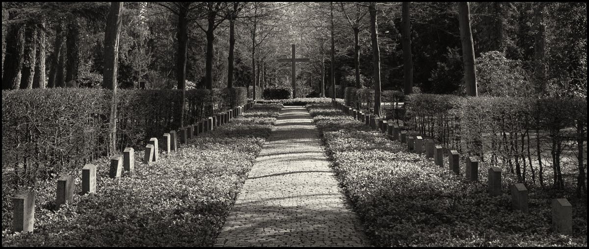 Kriegsopfer  (1 von 1).JPG