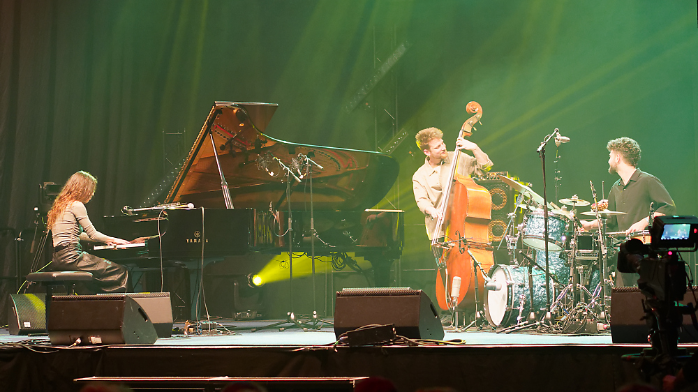 KSW02901 Sharon Mansur Trio IL.jpg