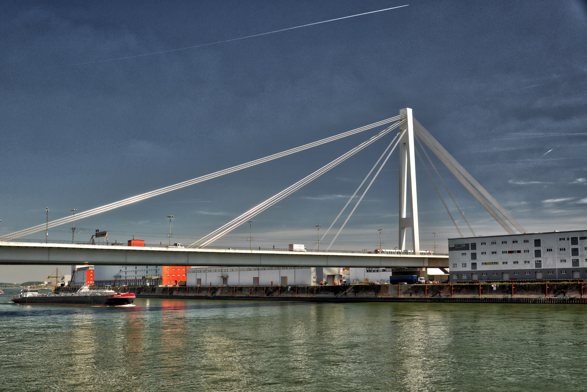 kurt-schumacher_brücke_1200.jpg