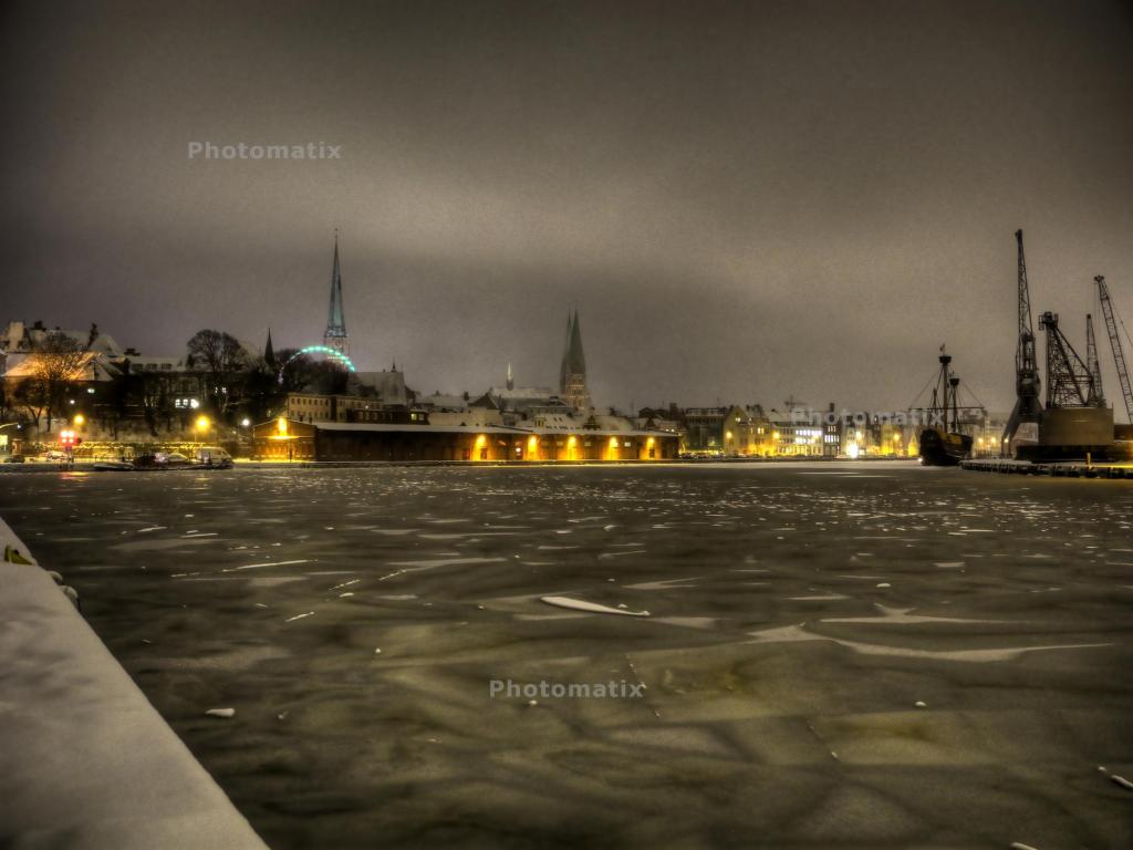 Lübeck, mit gratis HDR-Software bearbeitet, Kamer Nikon P7000