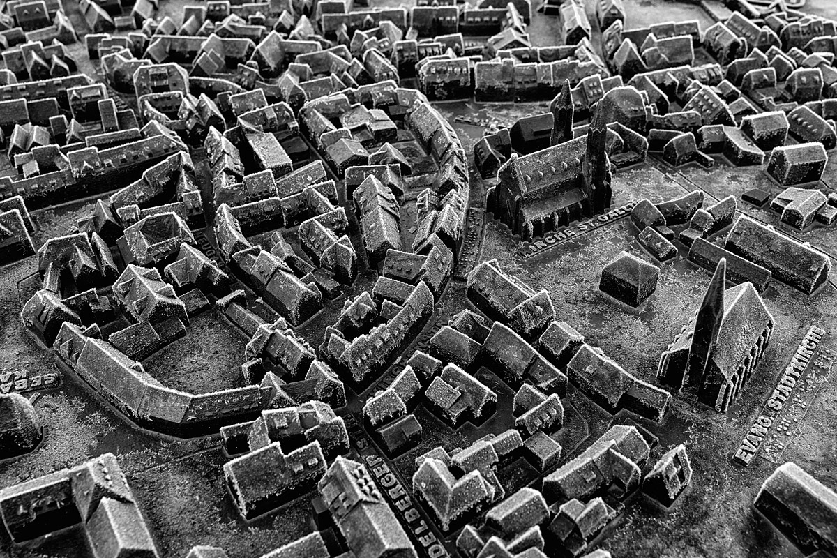 Ladenburg_miniatur_sw_1200.jpg