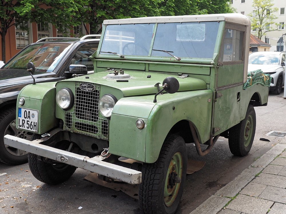 Land Rover.jpg