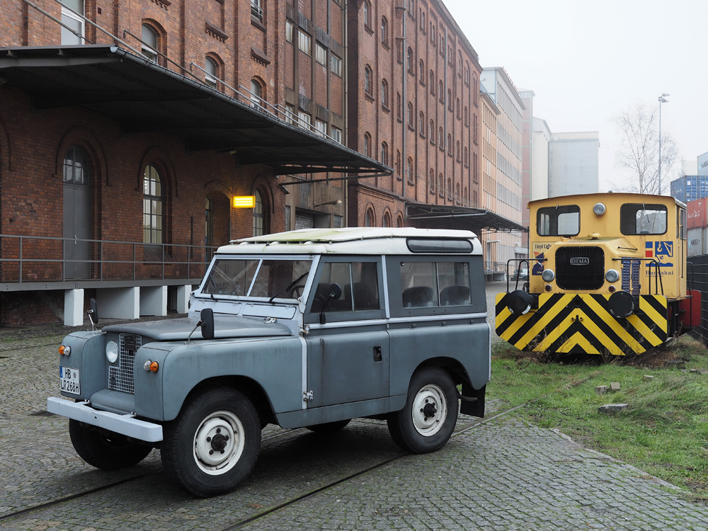 Land Rover Station Wagon 2.jpg