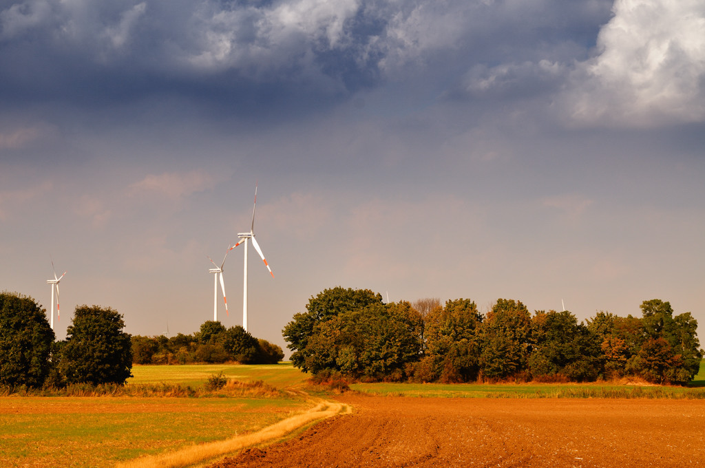 Landschaftsbild bei dem kleinen Dorf Kachstedt. Habe mit ein paar Effekten etwas Dramatik erzeugt.