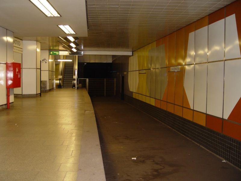 Leere Gleiströge am Jungfernstieg